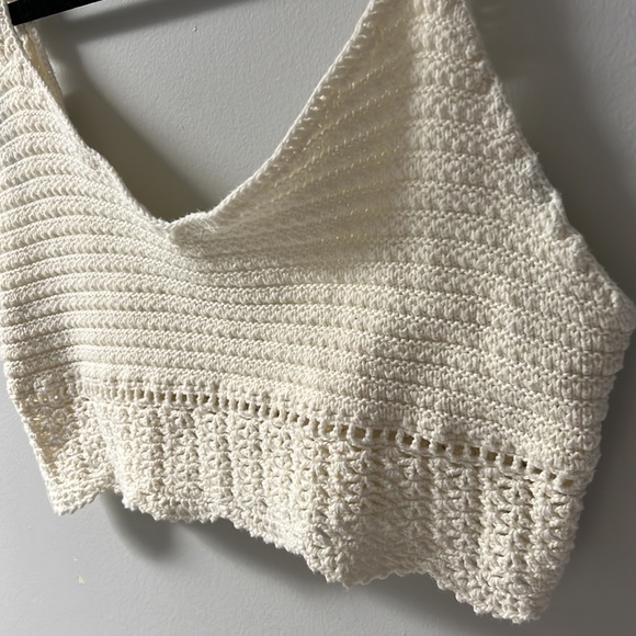 AE Knit Crop Top - Picture 2 of 4